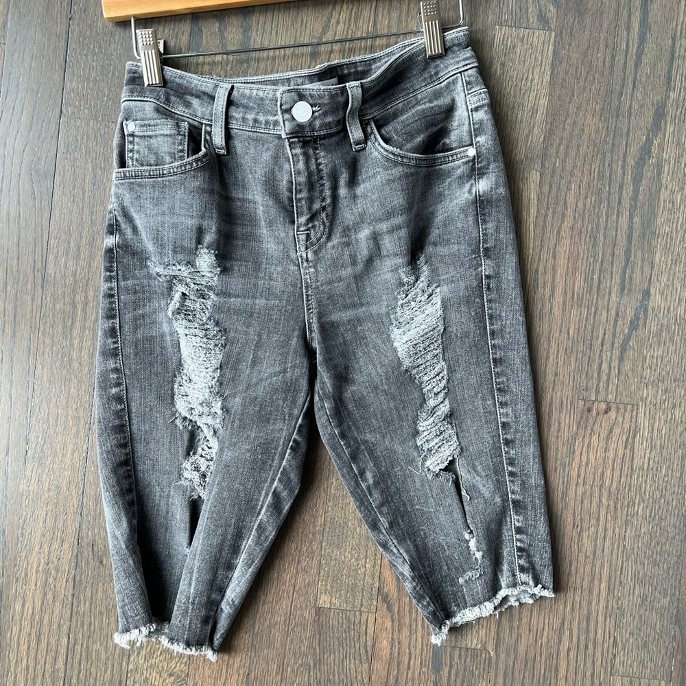 Guess Bermuda size 28